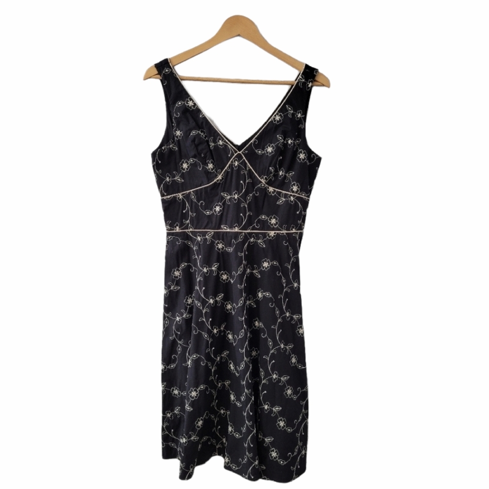 🔅Mica Black Embroidered  Floral V Neck Dress Sz10